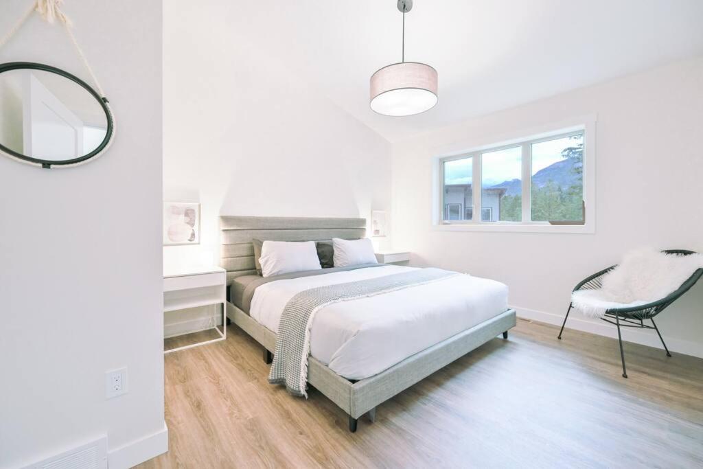 אינברמיר Oasis Getaway, Mins To Lake, King Bed, Dbl Garage מראה חיצוני תמונה