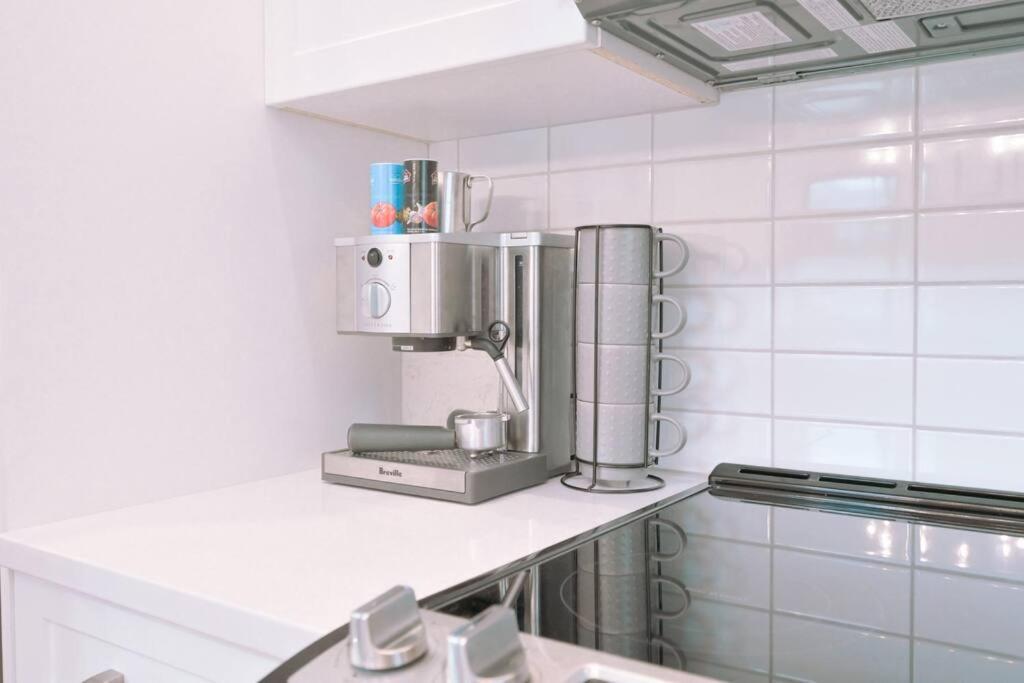 אינברמיר Oasis Getaway, Mins To Lake, King Bed, Dbl Garage מראה חיצוני תמונה
